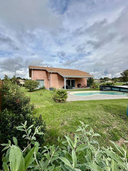 Maison à GRAYAN-ET-L&#039;HOPITAL