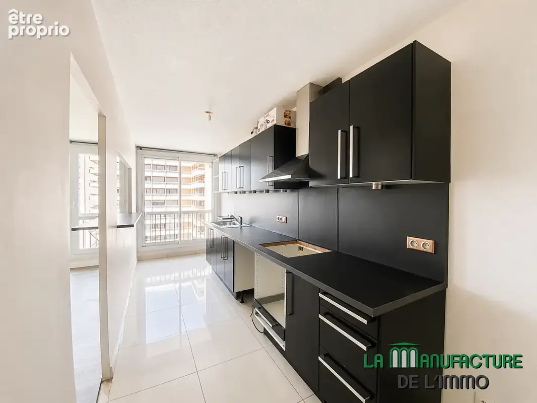 Appartement f3 lumineux avec balcon et garage / saint-etienne centre 2 - photo 3