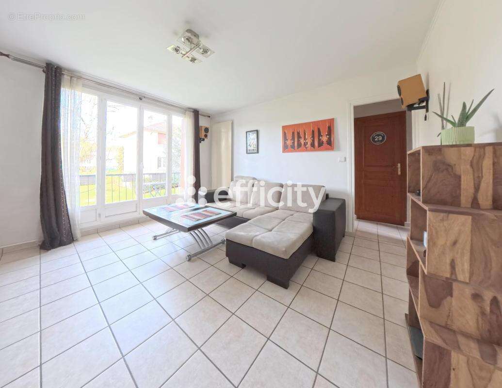 Appartement à VERRIERES-LE-BUISSON