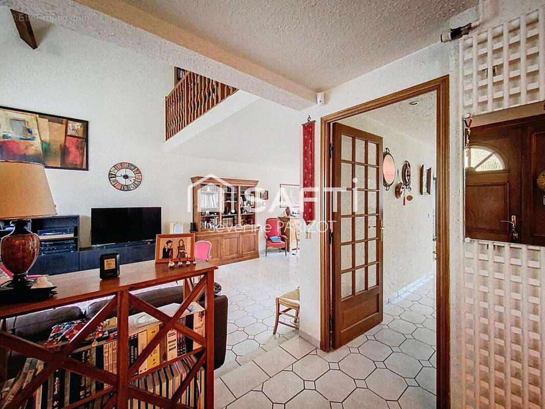 Photo 2 - Maison à VILLEMOMBLE