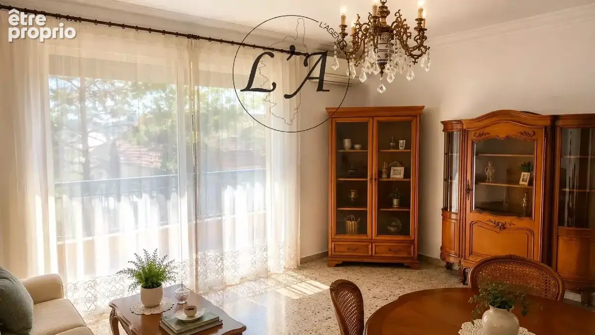 AJACCIO – Beau T2 de 58 m², terrasse et parking - photo 3