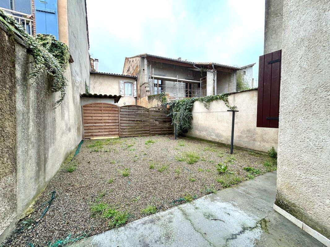 Appartement à NEGREPELISSE