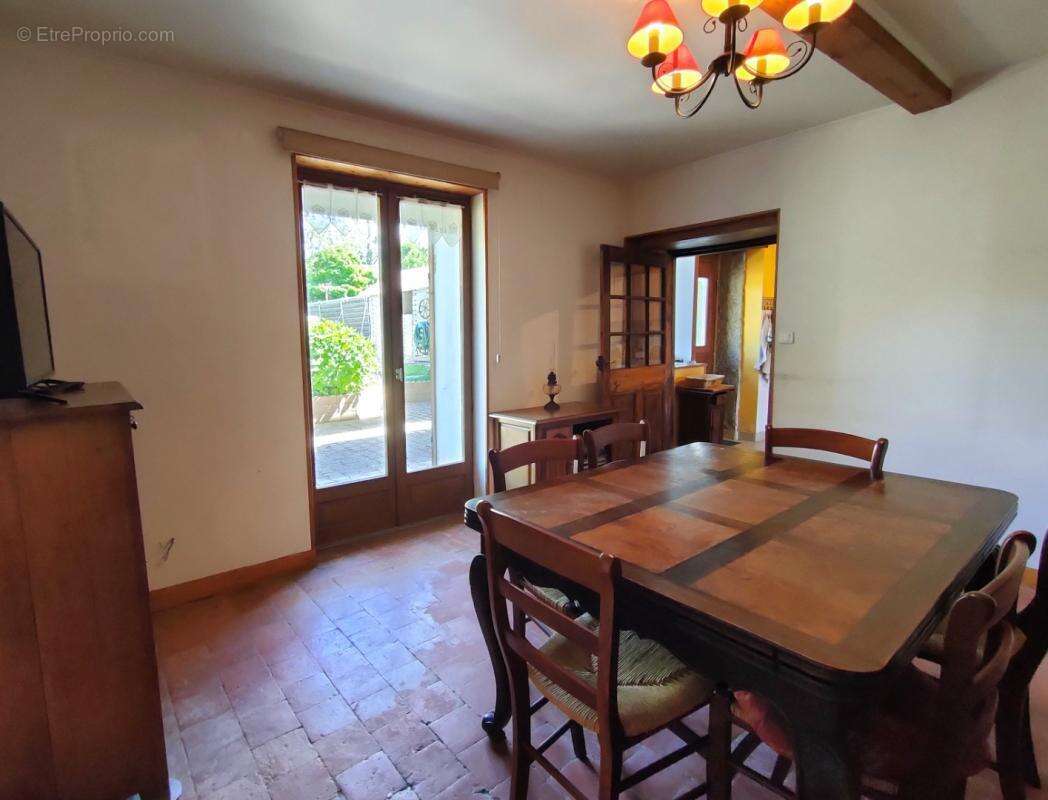Maison à VILLIEU-LOYES-MOLLON