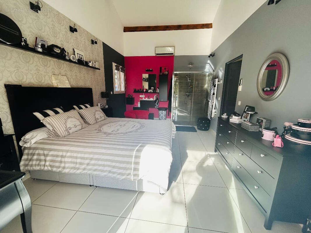 Maison à FLASSANS-SUR-ISSOLE