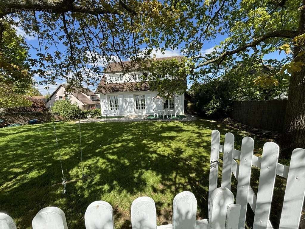 Maison à DROUE-SUR-DROUETTE