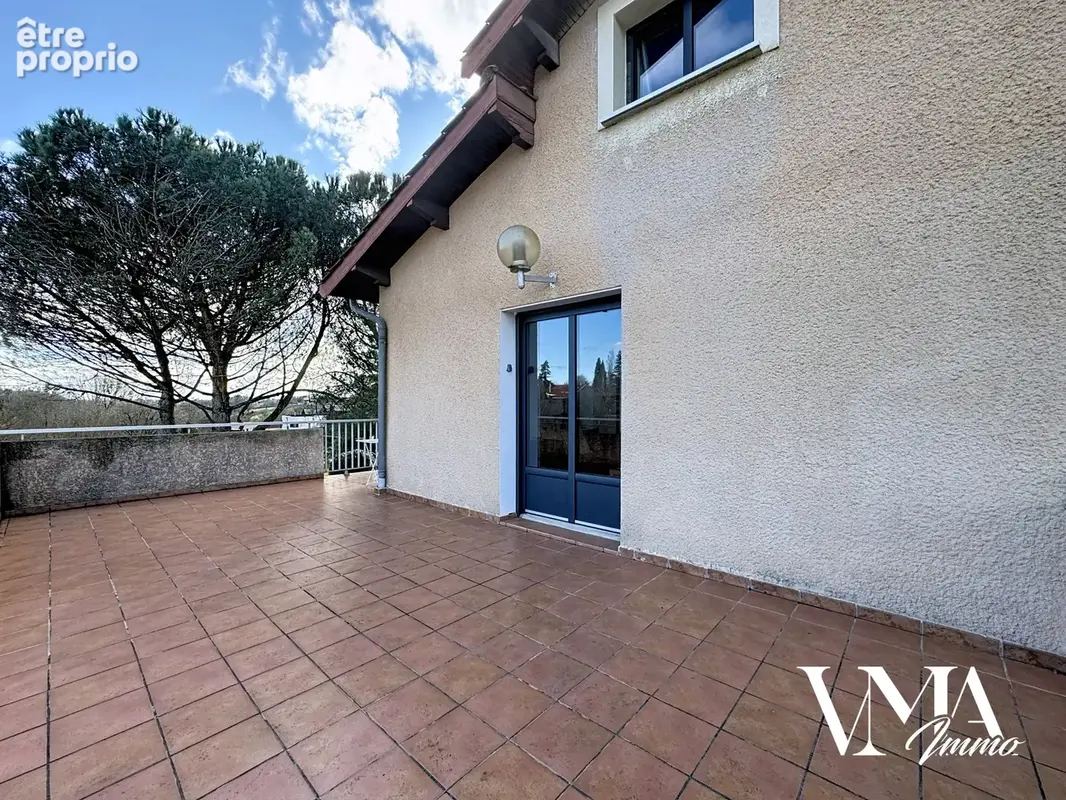 Maison de 197m2 sur une parcelle de terrain de 1156m2 avec piscine / Dardilly - photo 22