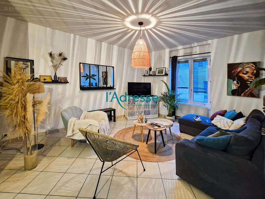 Maison à MONTREVAULT