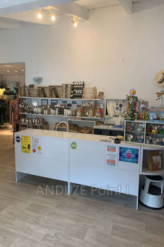 Commerce à SAINT-JEAN-DU-GARD