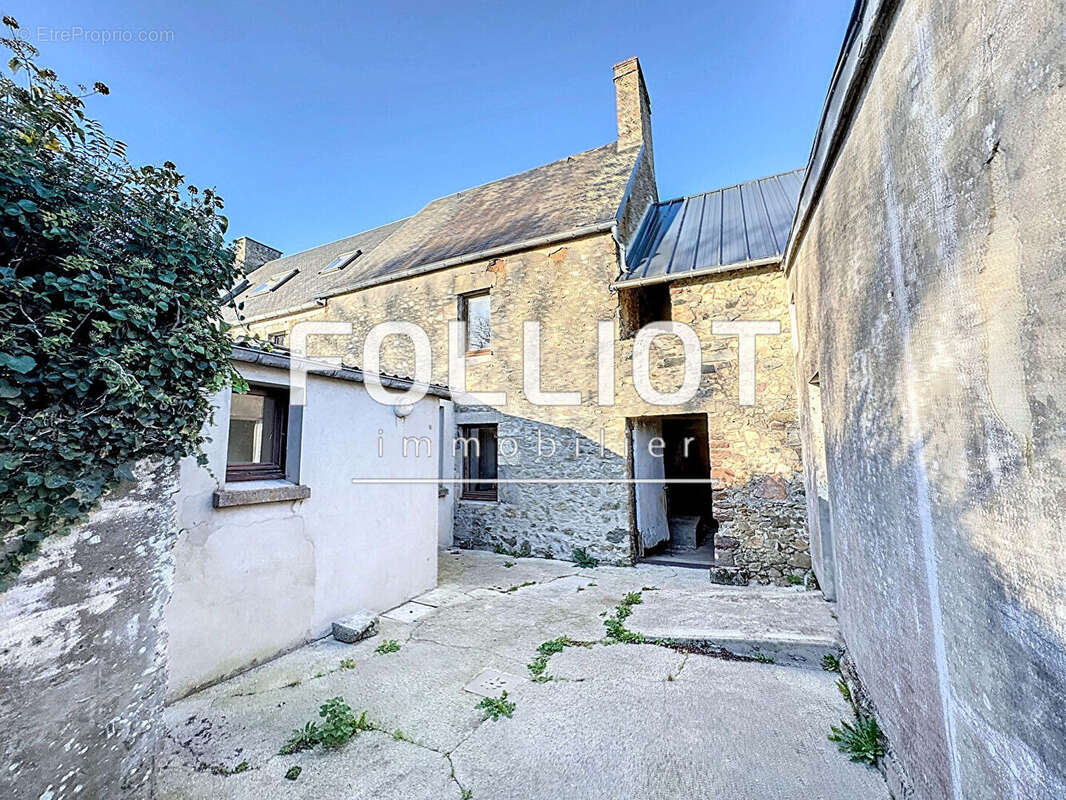 Maison à GOUVILLE-SUR-MER