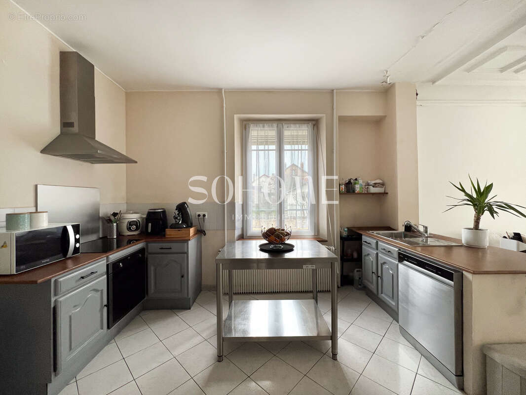 Maison à DONCHERY
