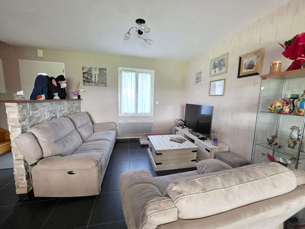 Maison à CREVECOEUR-LE-GRAND