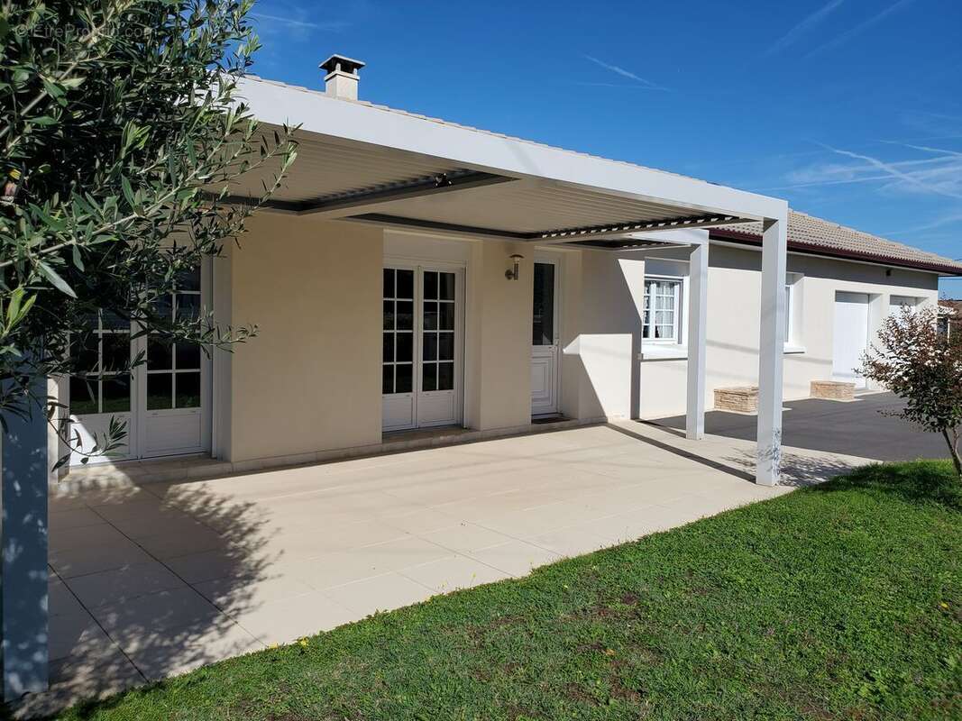 Maison à CHAMPNIERS