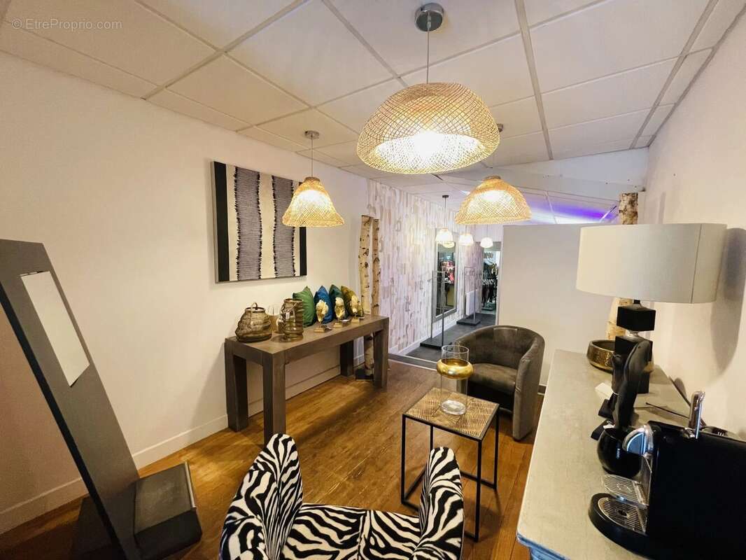 Commerce à BARBEZIEUX-SAINT-HILAIRE