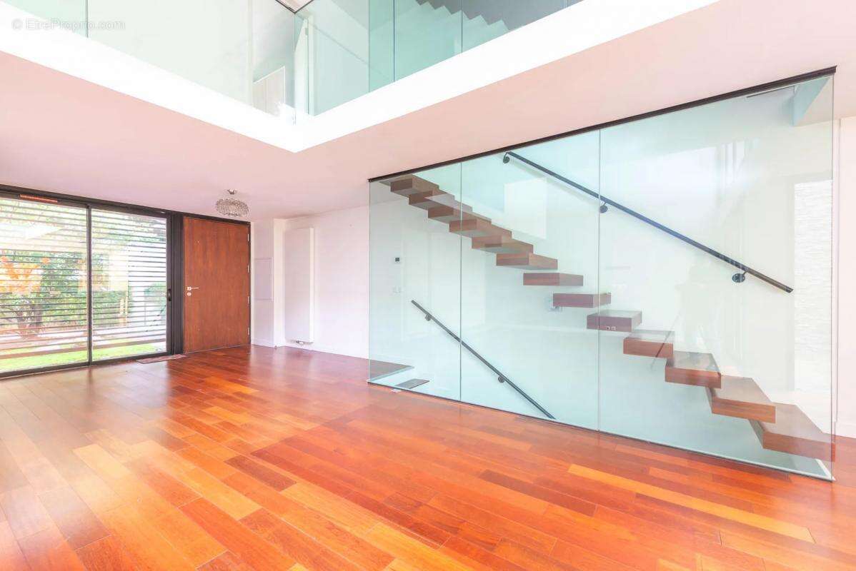 Maison à LA GARENNE-COLOMBES