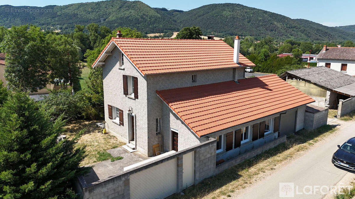 Maison familiale 142 m² avec hangar de 155 m² - photo 14