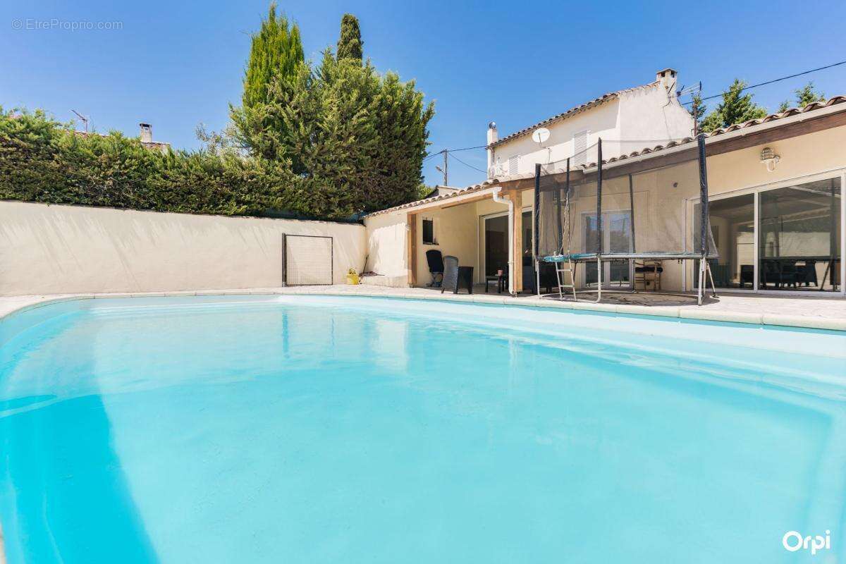 Maison familiale de 205 m² avec piscine – La Ciotat - photo 2