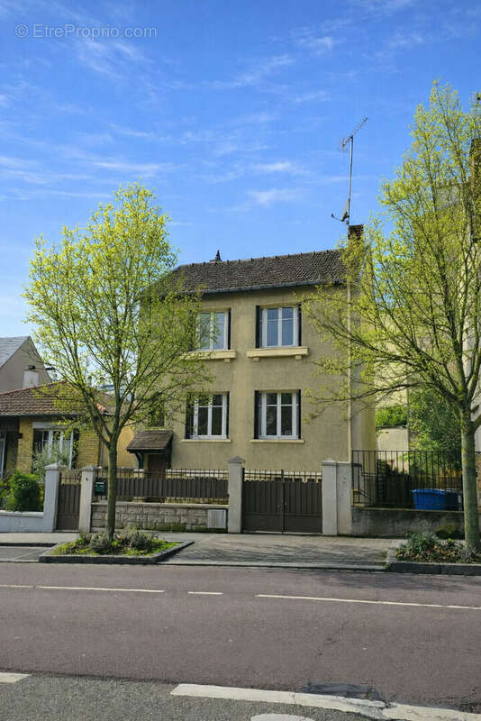 Maison à VERSAILLES