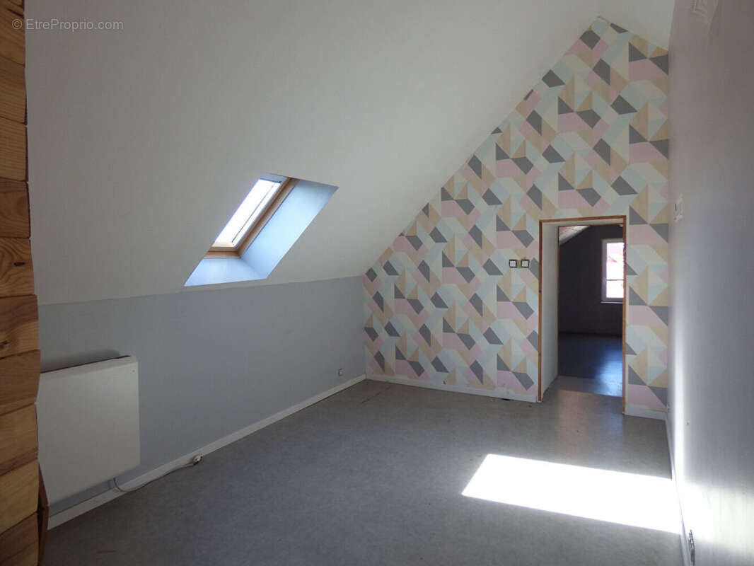 Maison Commentry avec piscine 4 chambres 160m² - photo 9