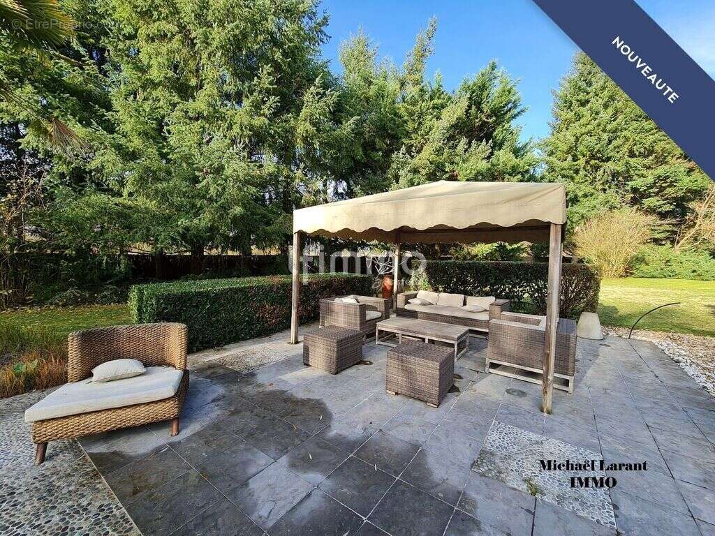 Maison à SAINT-GENEST-D&#039;AMBIERE