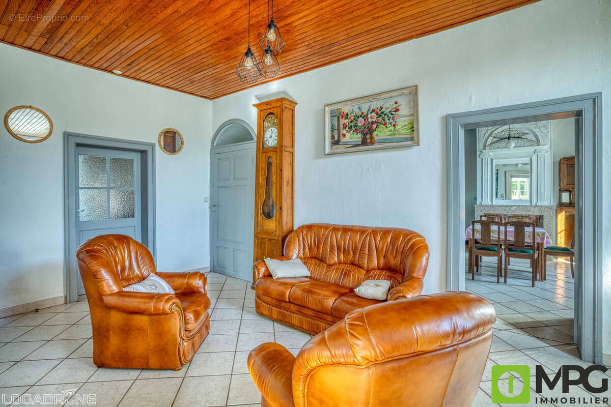 Maison à PINEL-HAUTERIVE