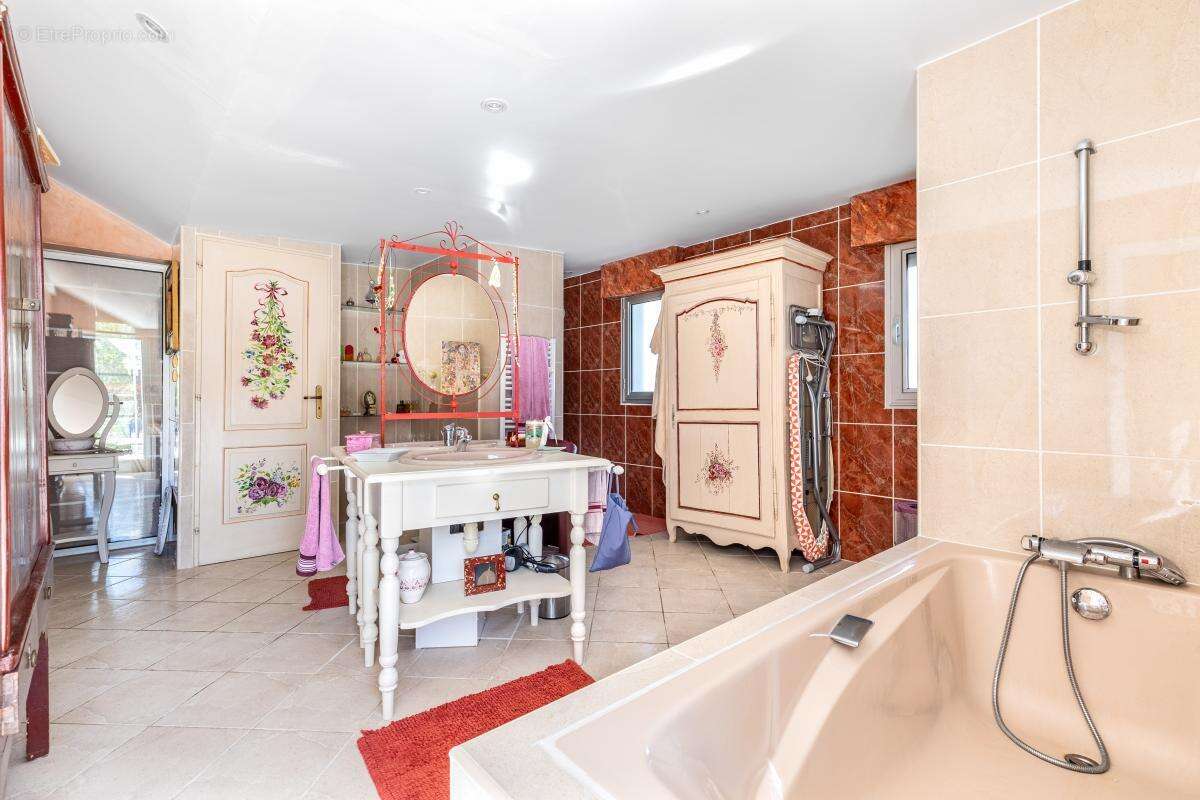 Maison à SAINT-SULPICE-ET-CAMEYRAC