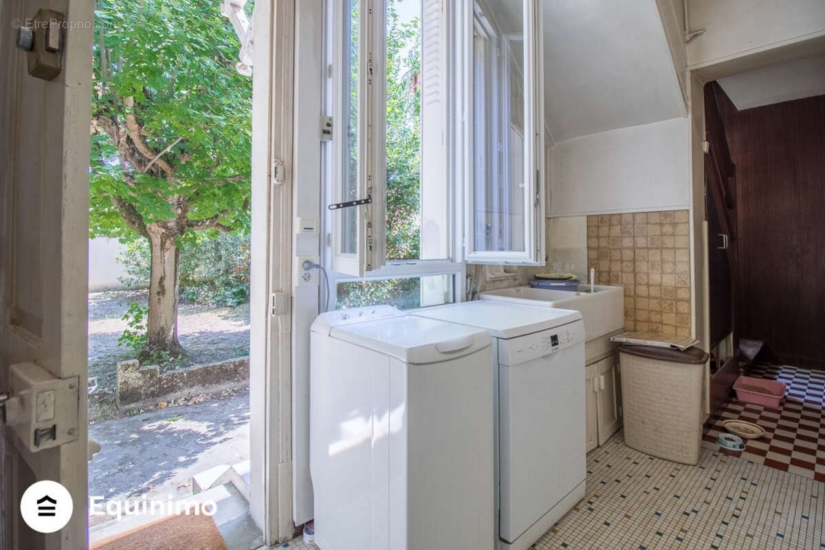 Maison 9 pièces 5 chambres avec grand jardin - photo 4
