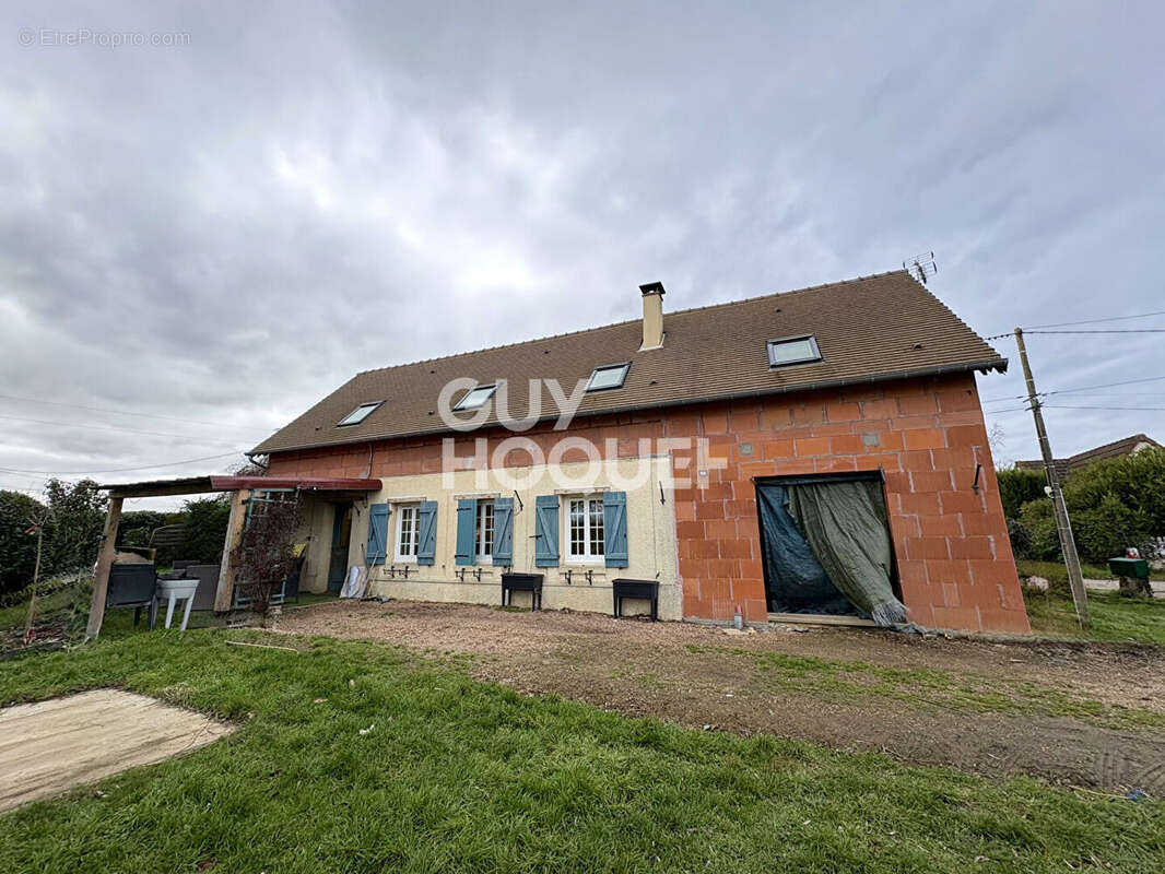 Maison à DAMVILLE