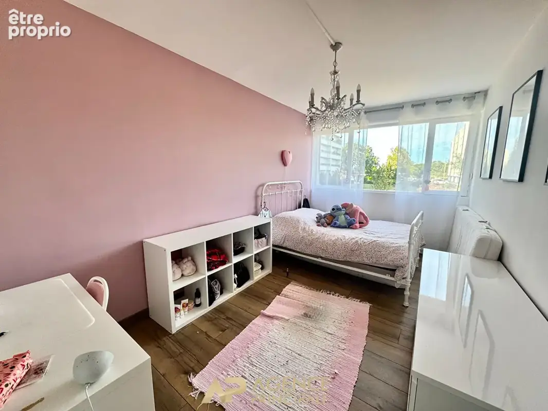 Appartement T4 - 90m2 - Balcon- Parking X2 - Cave - La Rochelle - photo 12