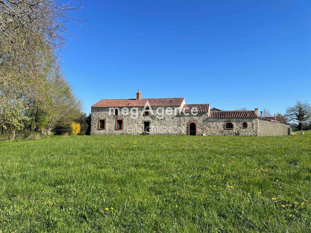 Maison à NIEUL-LE-DOLENT