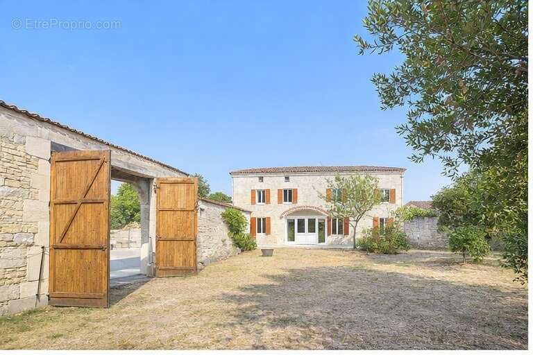 Maison 158 m² à Chassors  - photo 57
