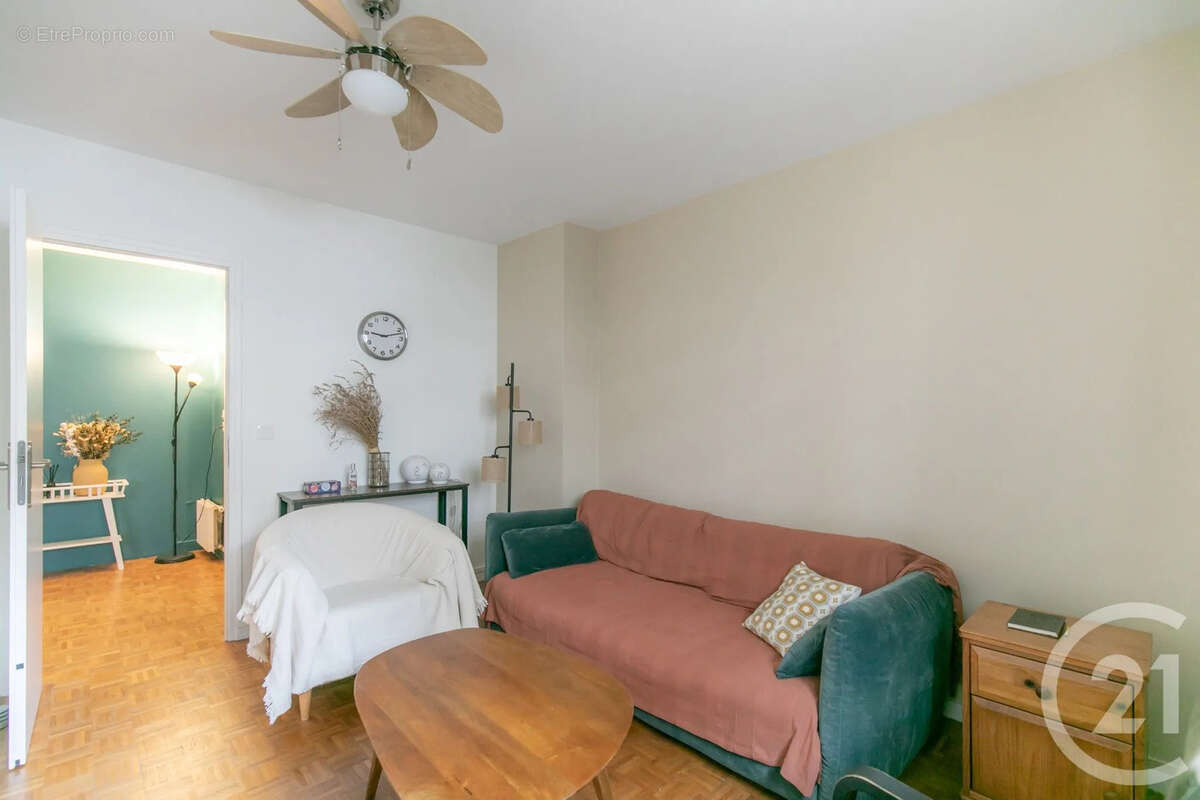 Appartement à SAINT-MAUR-DES-FOSSES