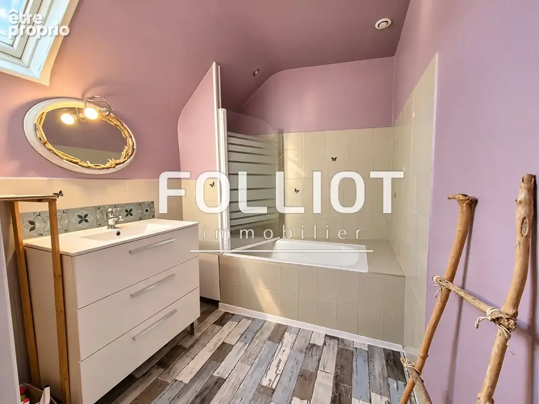 A VENDRE Maison de maître centre Sartilly - photo 8