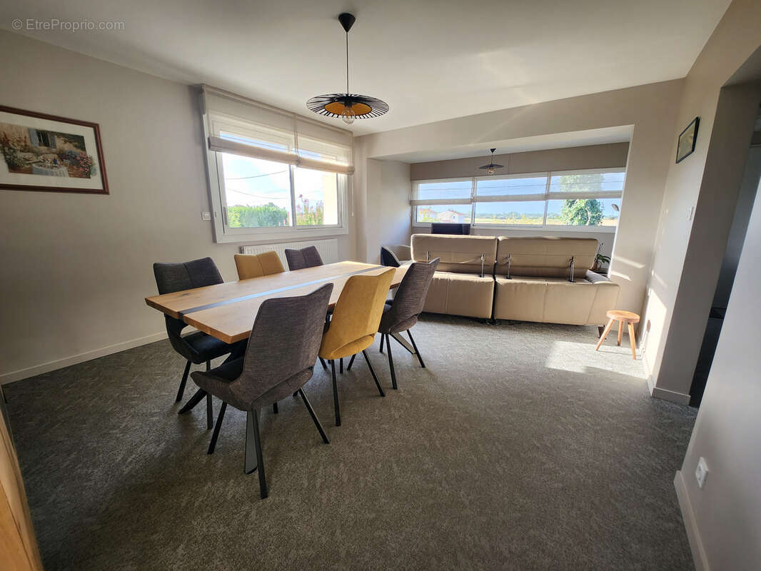 Maison à LES MAGNILS-REIGNIERS