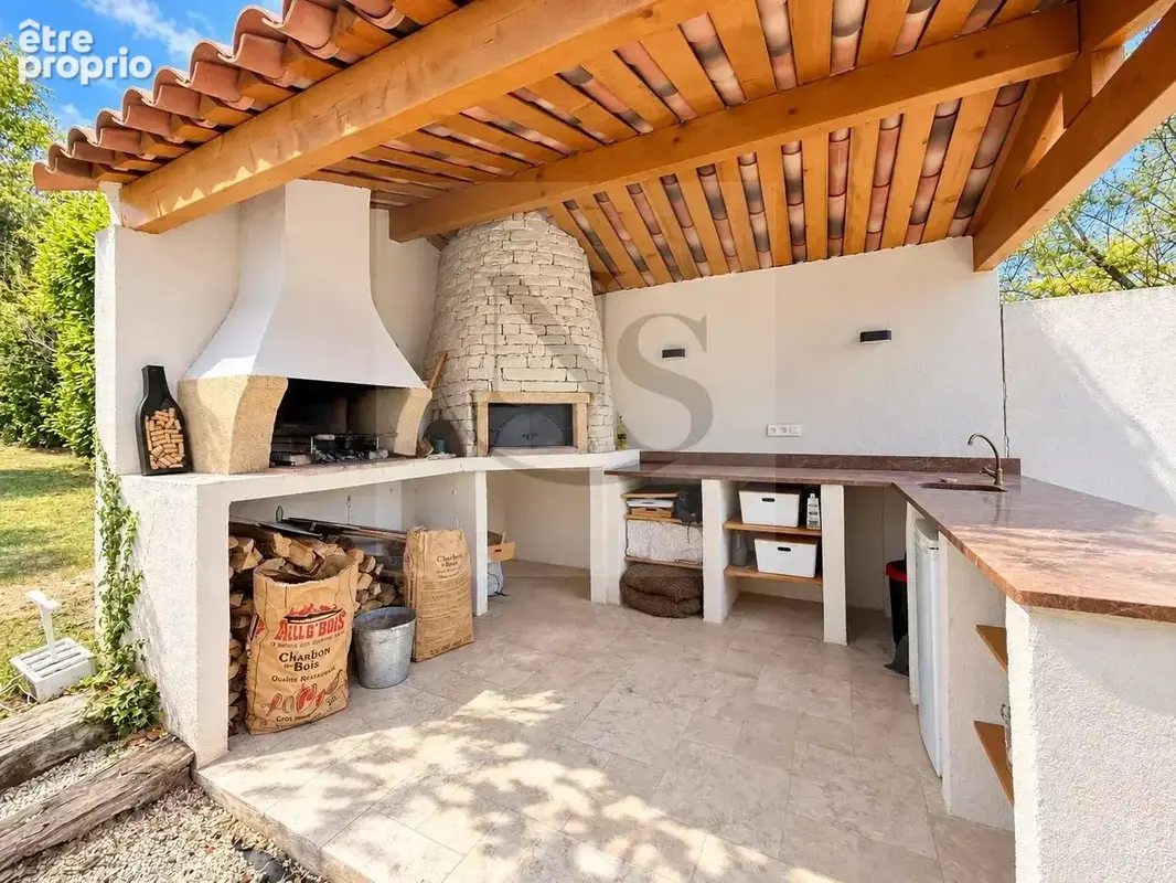 Guilles, à pied du village : maison familiale avec piscine et vue sans vis-à-vis - photo 5