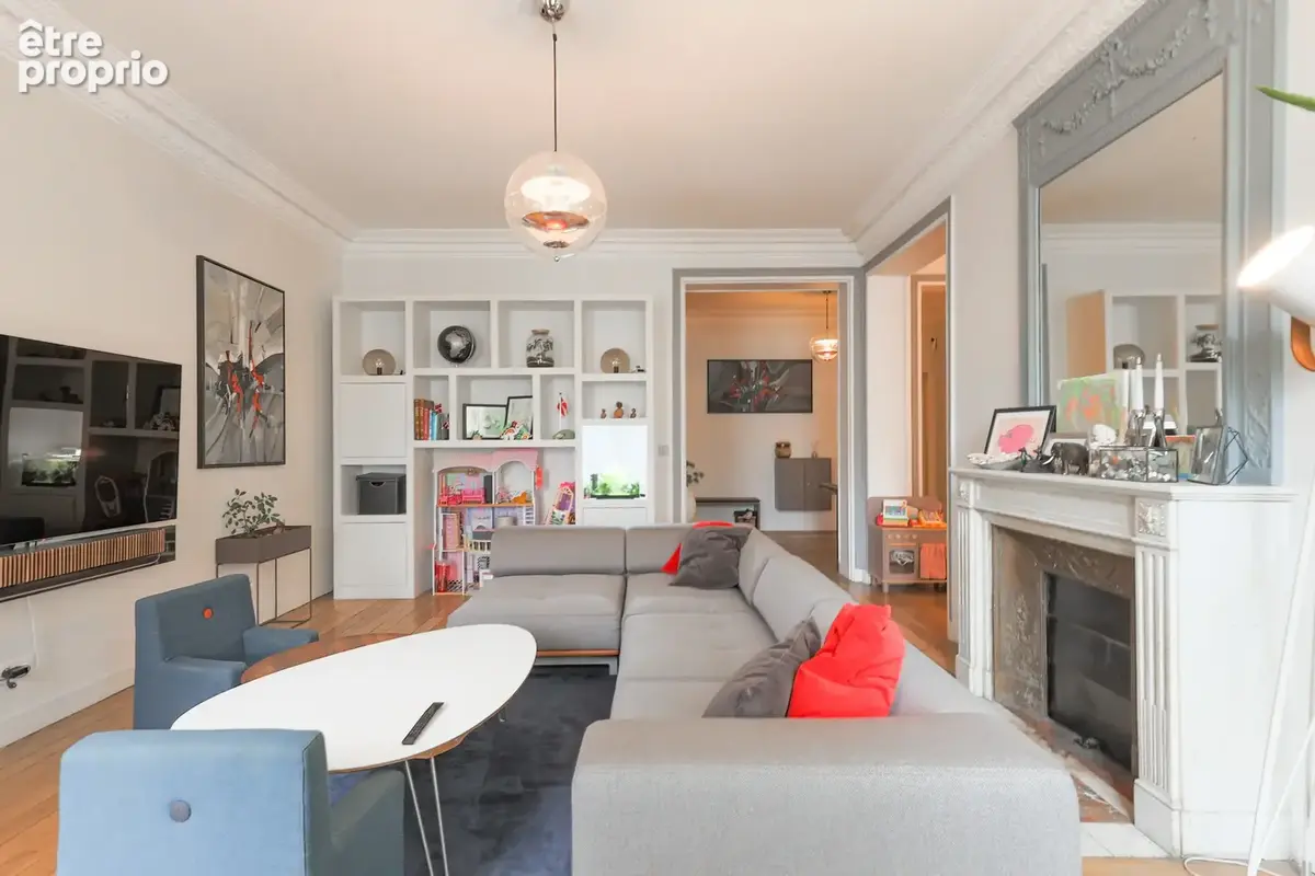 Appartement à PARIS-16E