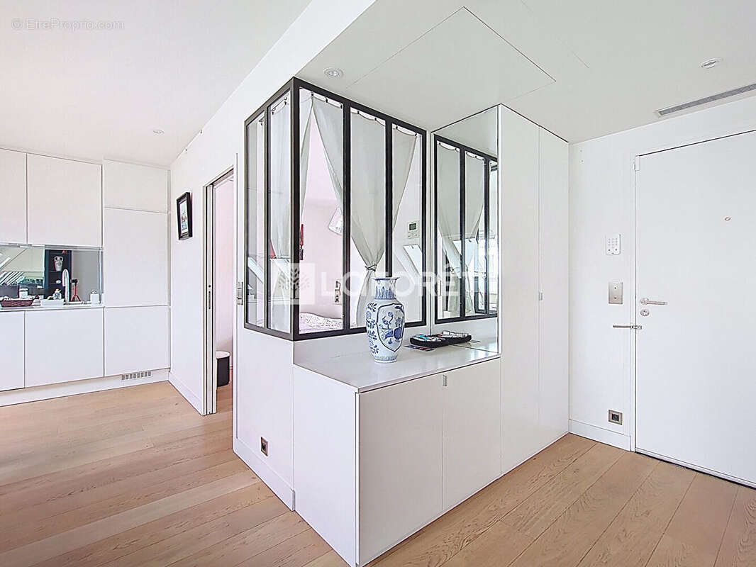 Appartement à PARIS-8E