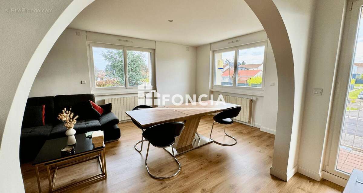 Maison à CHARLY-ORADOUR