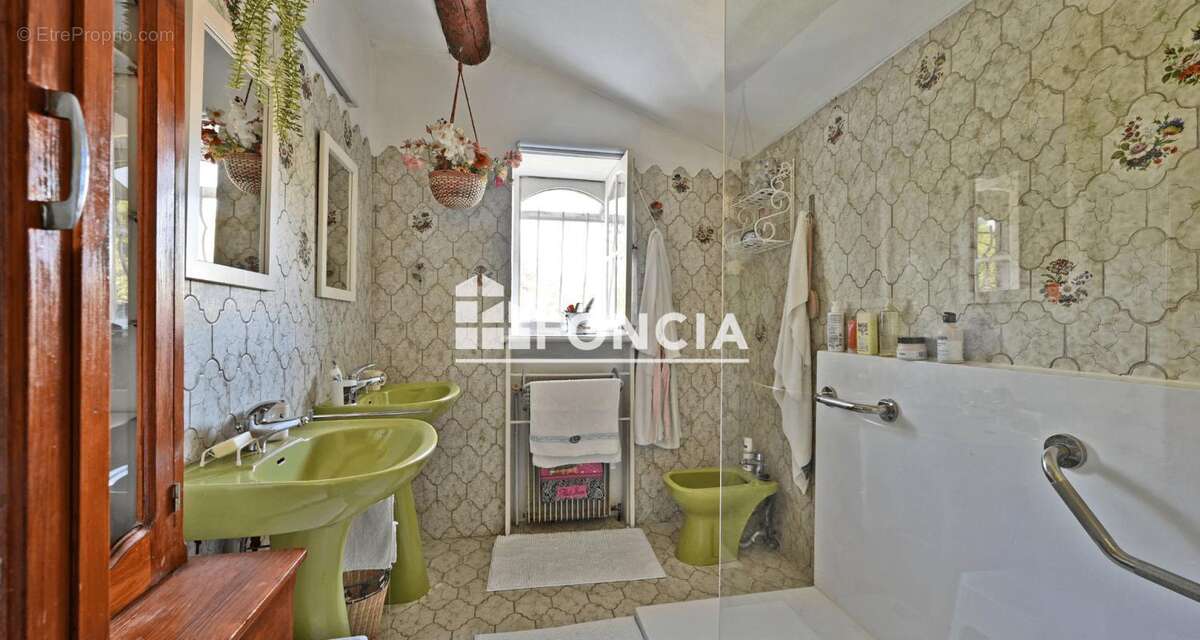LUNEL-VIEL: Coup de coeur pour cette charmante maison de 150 m2 sur terrain de 813 m2 à 20 min des plages! - photo 16