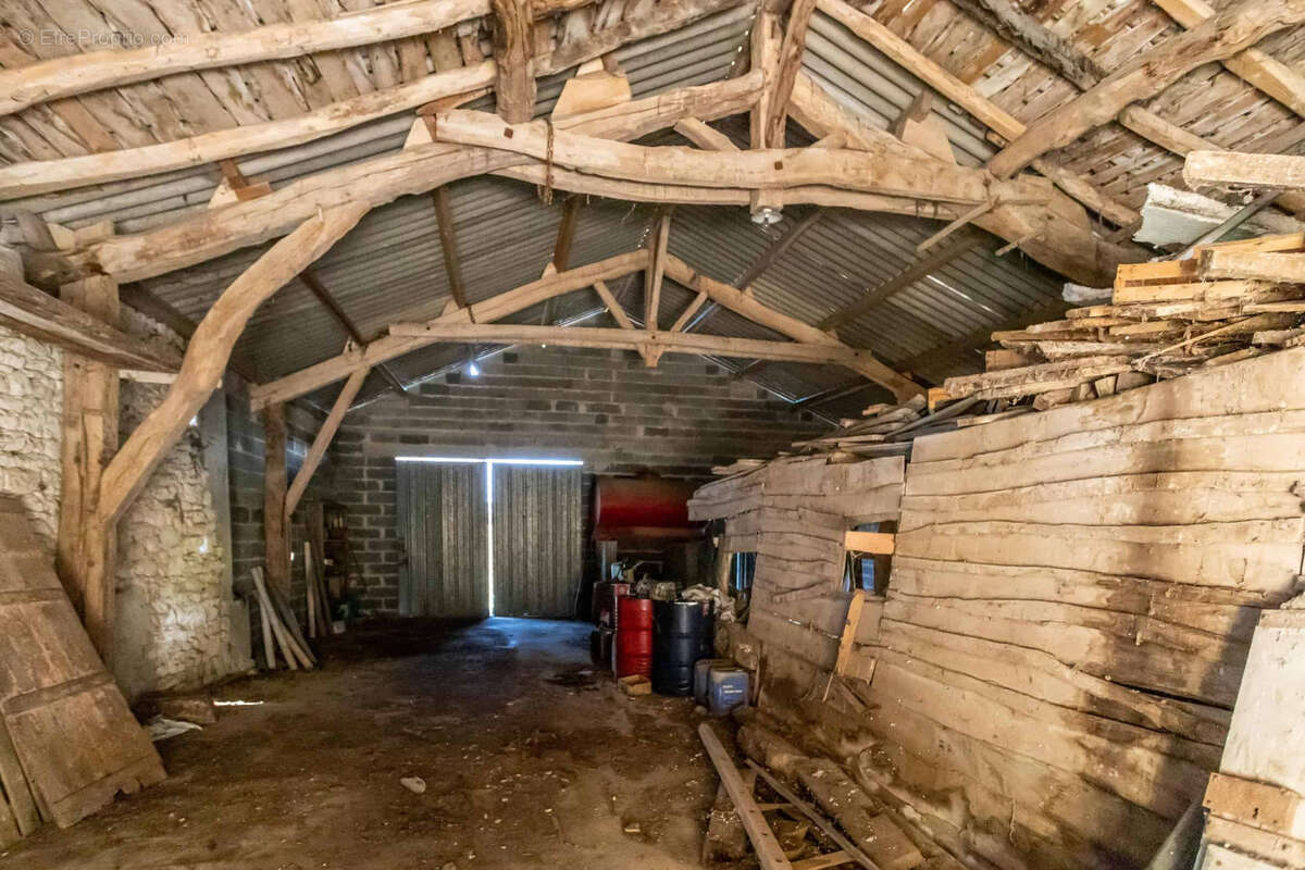 Stone country property - photo 11