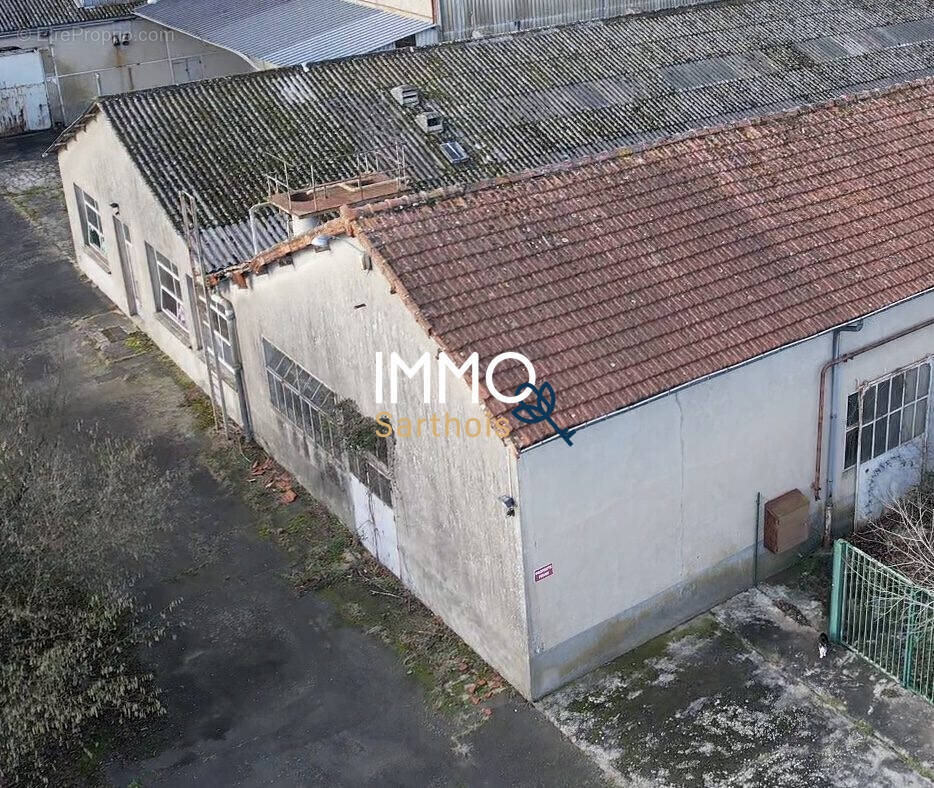 Commerce 130 m² à Mayet  - photo 1