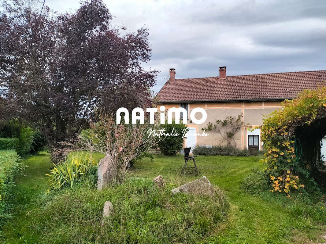 Maison à LA ROCHE-EN-BRENIL