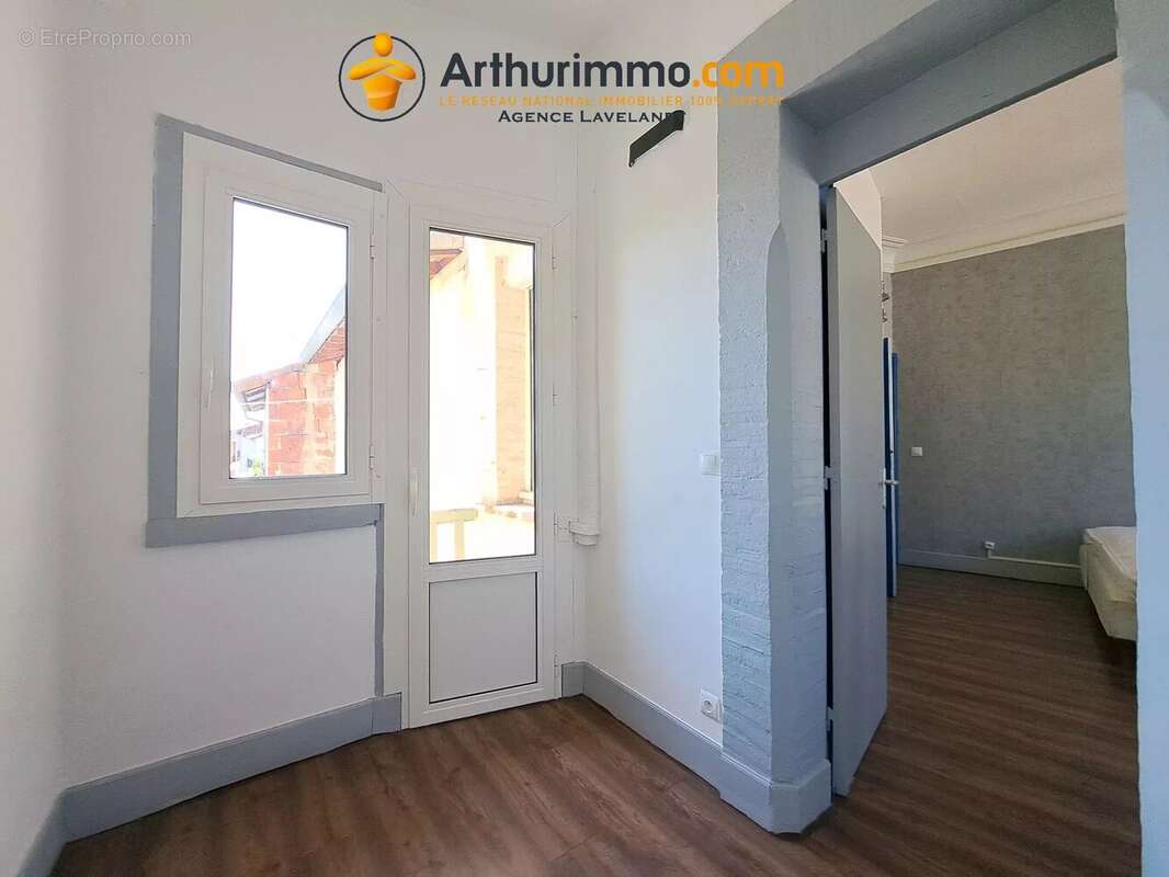 Maison de caractère rénovée, 4 chambres, vue montagnes. - photo 6