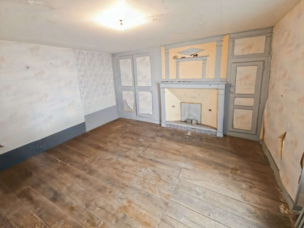 Maison à MOULINS-LA-MARCHE