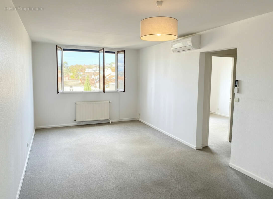 Appartement T3 avec terrasse et garage Centre-ville de Cahors - photo 2
