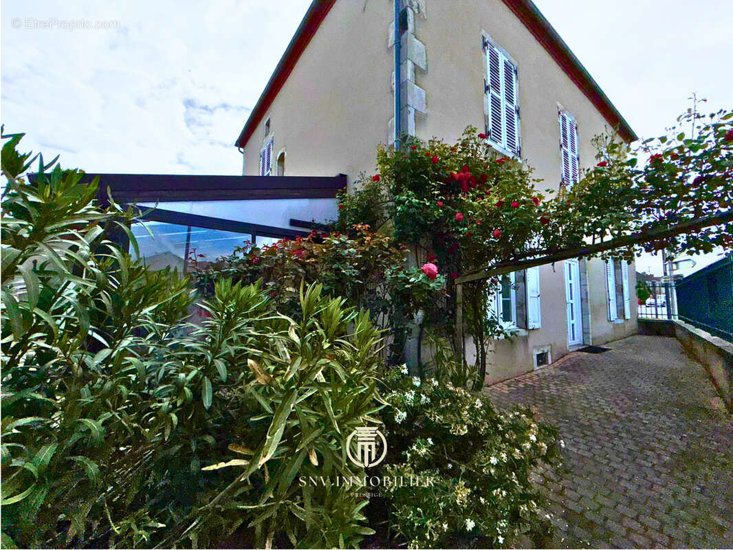 Maison à BROUT-VERNET