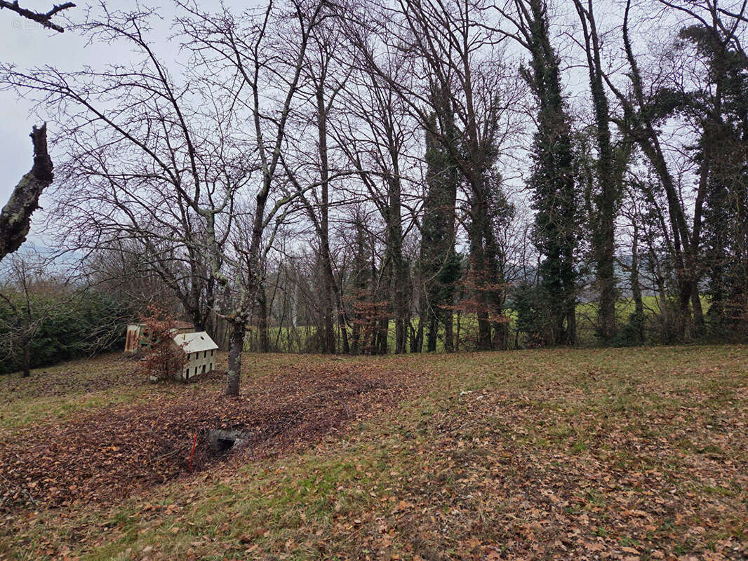 Terrain à GRESY-SUR-AIX