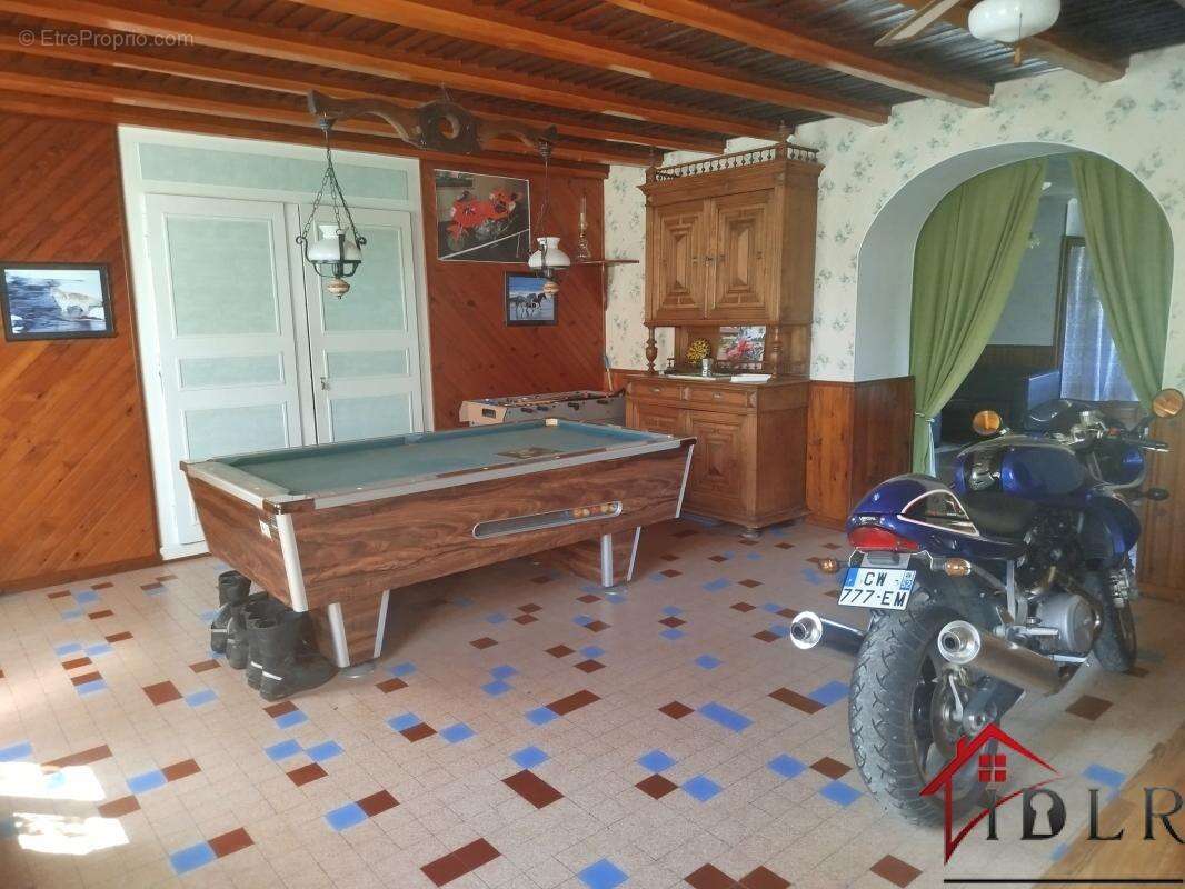 Maison en pierre non mitoyenne 220 m2 - 5 chambres - terrain - photo 7