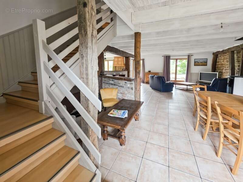 Maison à SAVIGNY-EN-REVERMONT
