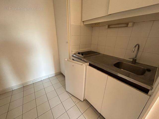   - Appartement à LYON-8E