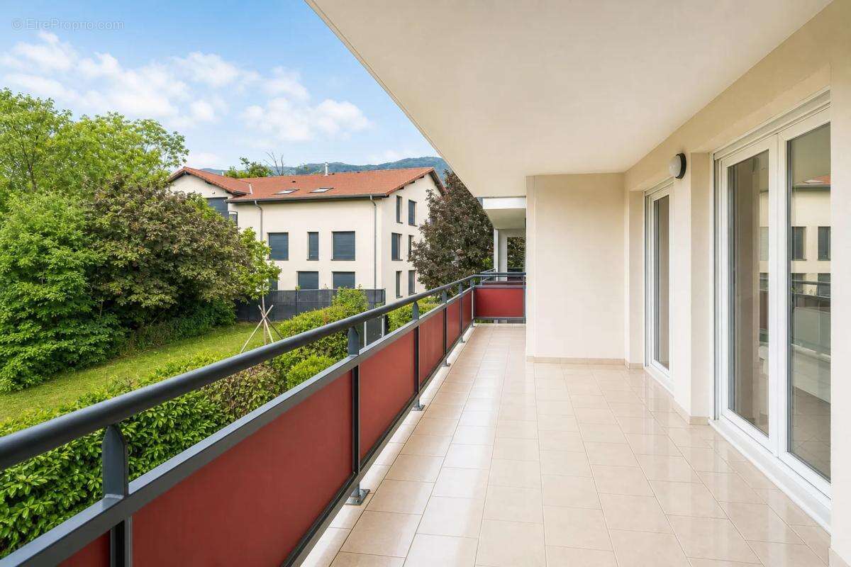 Appartement à SERGY